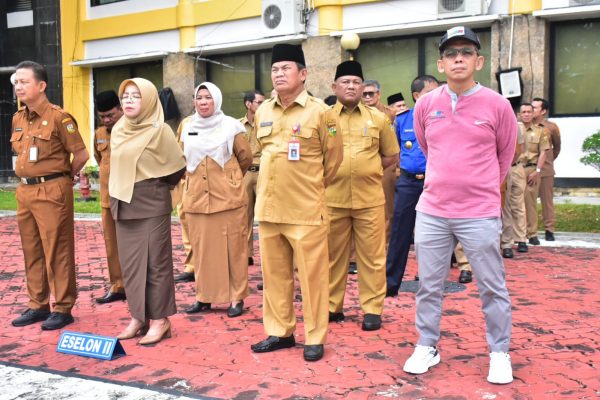 Perdana Pj Bupati Kampar Muhammad Firdaus Jadi Pembina Apel Gabungan