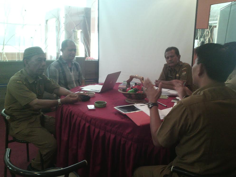 pengurus ForDas Kampar sedang rapat di Hotel Altha Kota Bangkinang beberapa hari lalu